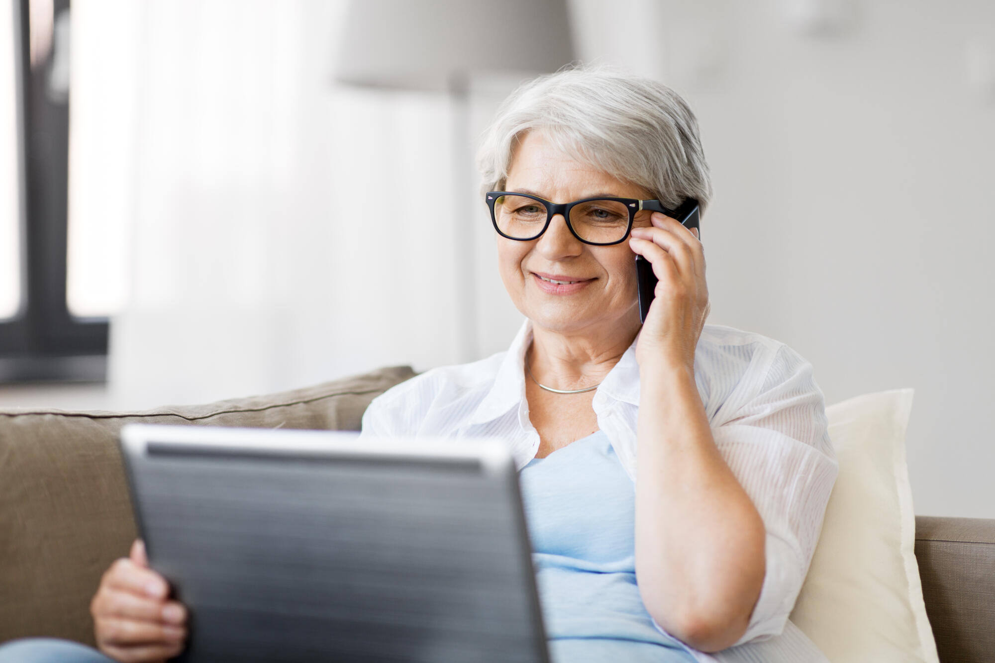 Enhancing Comfort With Senior Living Tech Written By: Discovery Senior Living